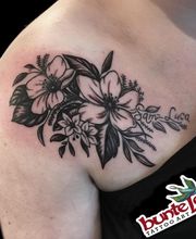 Bunte Leute Tattoo & Piercing Bild 16