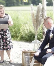Freie Rednerin und Hochzeitssängerin Simone Kujawa Bild 6