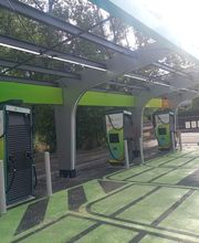 IPLANET Ricarica in sicurezza in modalità ultra fast per tutti i veicoli elettrici.