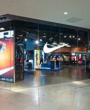 Nike Store La Defense image 12