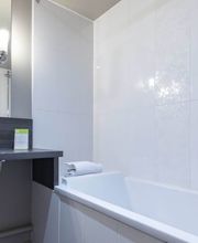 B&B HOME Lyon Centre Berthelot image 8