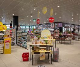 interieur-pharmacie-sun-store-sierre-manor