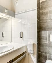 B&B HOTEL Montpellier Vendargues image 8