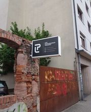 LIFE PERFORMANCE TRAINING | Personal Training Nürnberg - Gesamtansicht des Eingangsbereichs eines kleinen privaten Fitnessstudios in Nürnberg. Das Motiv passt zu Keywords wie diskretes Fitnessstudio, Training ohne Publikum und private Gym Alternative.