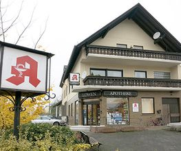 Aussenansicht der Löwen-Apotheke