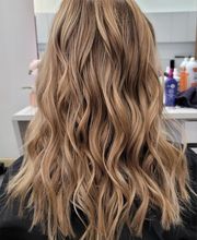 Fantastic Sams Cut & Color image 11