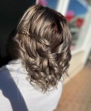 Em Hair Lounge image 6