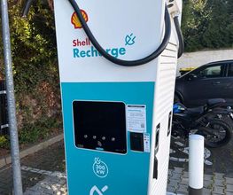 Shell Recharge Charging Station Bild 2