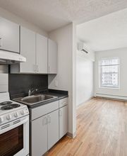 Aurora Apartments image 7
