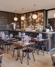 Café De L'Espérance image 17