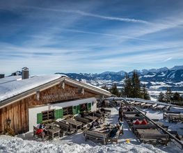 Weltcup-Hütte im Winter am Ofterschwanger Horn.