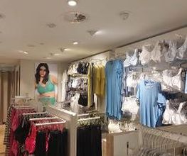 Ulla Popken | Große Größen | Berlin Schloßstraße Bild 14