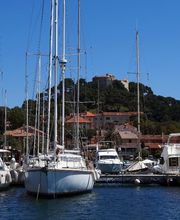 Port de Poquerolles image 3