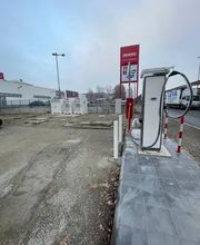 IPLANET Ricarica in sicurezza in modalità ultra fast per tutti i veicoli elettrici.