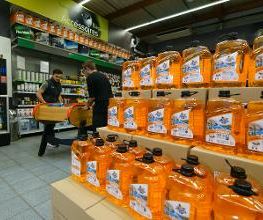 Nos lave-glaces haut de gamme vous assurent une vision impeccable sur la route.