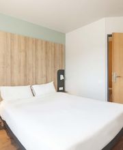 B&B HOTEL Pau Lescar image 1