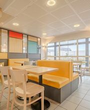 B&B HOTEL Calais Coquelles Tunnel sous la Manche image 9