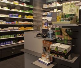 caisse-pharmacie-amavita-neyruz