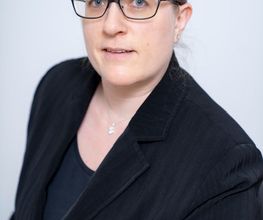 Agenturinhaberin - AXA Versicherung Julia Braun-Seibert in Homberg (Ohm)