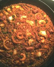 restaurant-mediterrani-paella-03.jpg