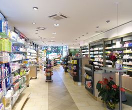 Pfauen Apotheke Bild 1