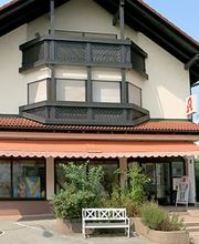 Aussenansicht der Yburg-Apotheke