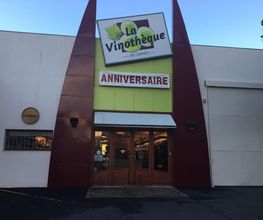 La Vinothèque de Carnot image 1