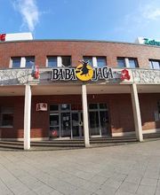 Aussenansicht der Baba Jaga Apotheke