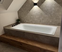 Eichenstufe Badewanne.jpeg