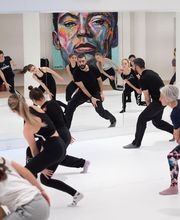 Braswell Arts Center GmbH Bild 13