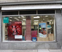 fenster-amavita-apotheke-storchengässchen-bern