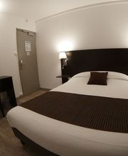 NEVERS HOTEL image 1
