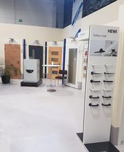 Türenausstellung im Fachmarkt