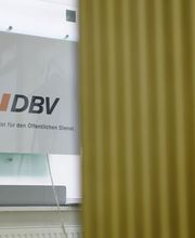 Empfangsbereich der AXA & DBV Versicherung in Schleswig