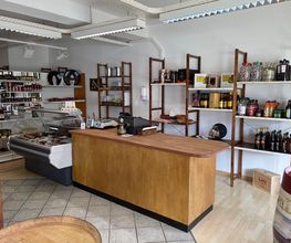 La Bodega Wein & Delikatessen