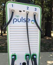 bp pulse Charging Station image 6