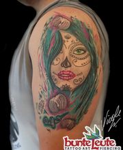 Bunte Leute Tattoo & Piercing Bild 5