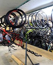 Bike Oase, E-Bikes, Motorräder, Velos, Powerprodukte,
Ab Lager, Lieferbar, Bike, Velos, Mofa, Roller, Motorrad