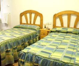 hostal-las-torres-habitacion-doble-03.jpg