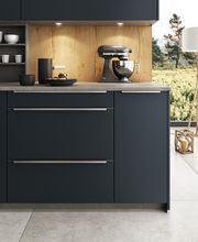 S50_FEEL_Schwarzblau_TRENTINO_Eiche Goldbraun_487_Detail.jpg