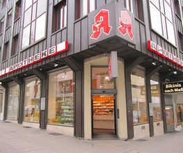 Aussenansicht der Schwanen-Apotheke