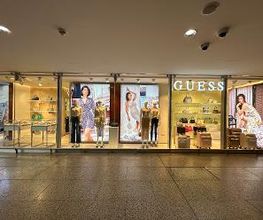GUESS immagine 2