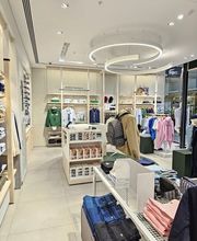 Overall View - In-Store