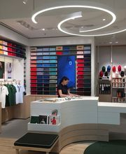 Boutique Lacoste Noyelles Godault - Polo Wall
