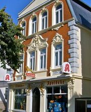 Aussenansicht der Löwen-Apotheke