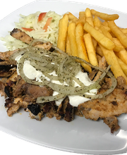 Gyrosteller mit Pommes und Coleslaw