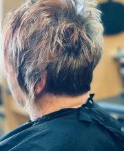Fantastic Sams Cut & Color image 11
