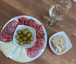 La Bodega Wein & Delikatessen