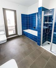 Guest room bath