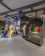 K-Way 9 Milano immagine 10